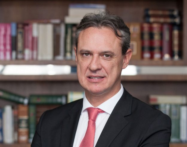 Juan A. Labat, Director General de Feique Juan A. Labat, Director General de Feique